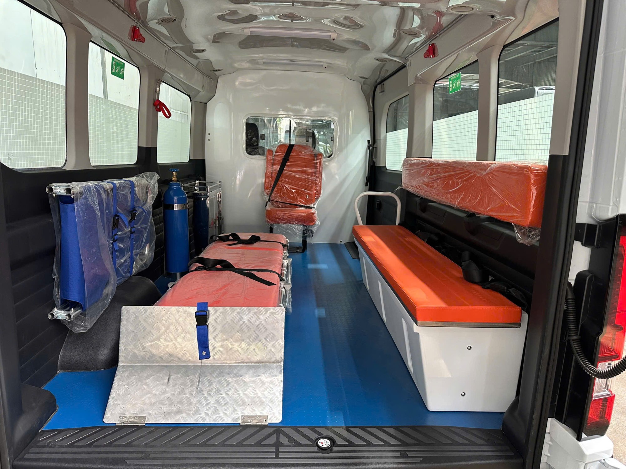 Ford Transit Cứu Thương